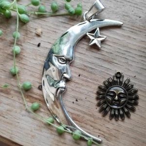 ❤️LAST ONE❤️🌜large silver crescent moon pendant witchy goth new age reiki 🌟🌜